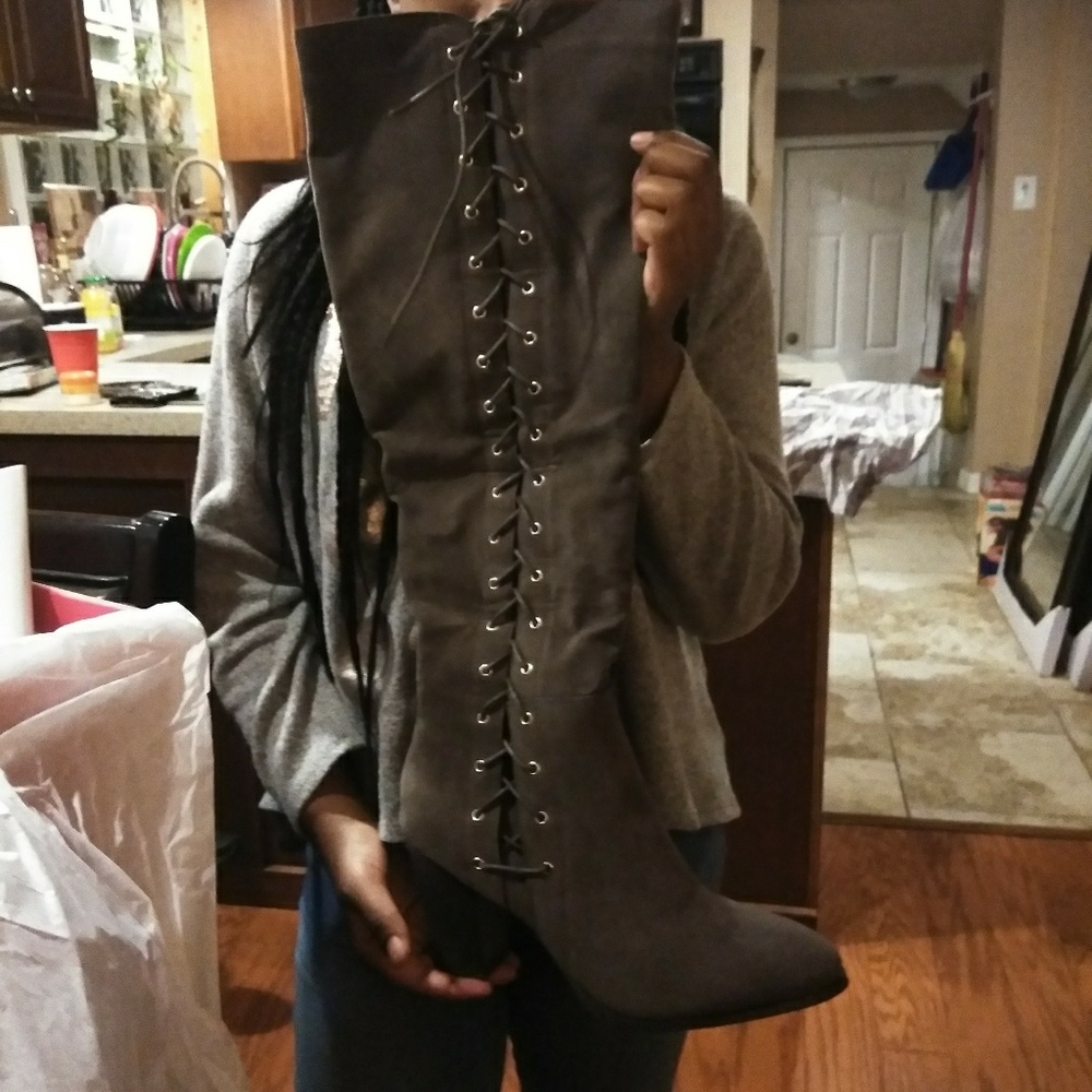 Brand new gray boots